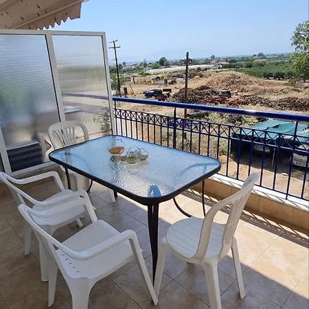 In The Village Apartment Nea Plagia